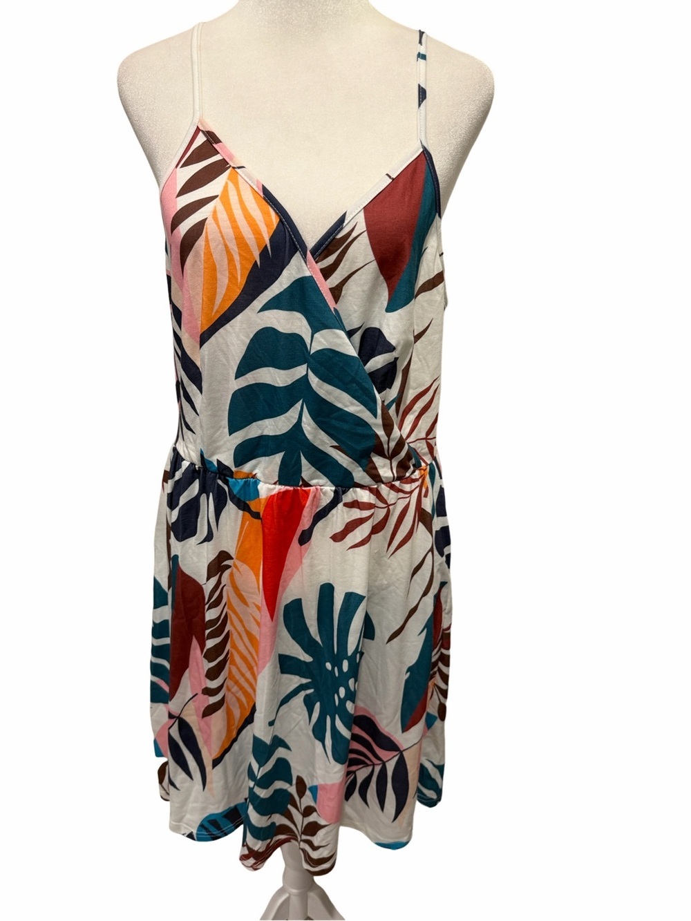 Styleword Tropical Leaf Print Spaghetti Strap Dress - White Multi. NWOT. Size L.